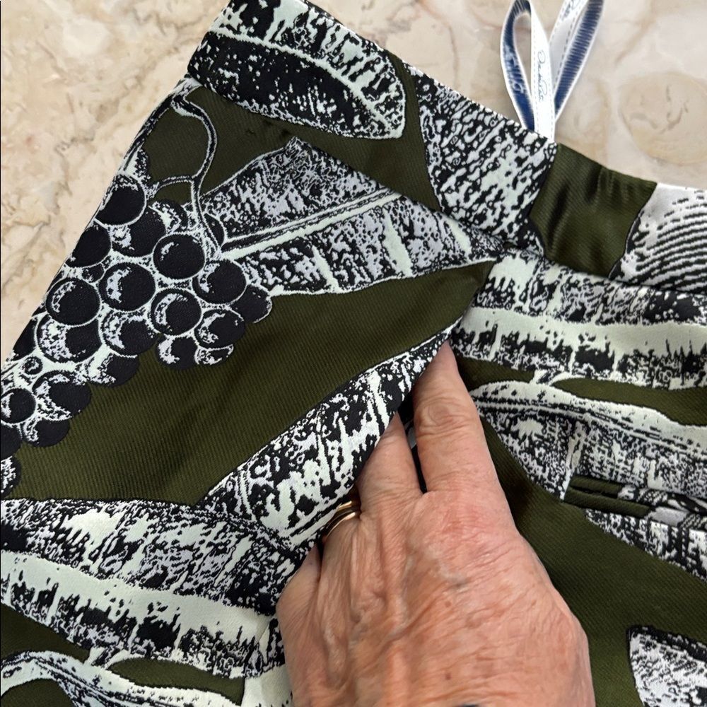 Oscar de la Renta Abstract Botanical Print 100% Silk Lined Slim Dress Pants - Picture 7 of 11